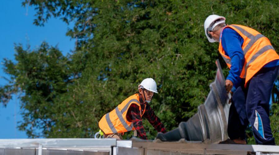 Roof maintenance in Elk Mountain, WY